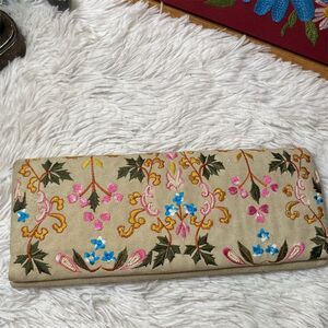 Moyna Women's Beige Floral Embroidered Beaded Clutch Handbag Party/Cocktail